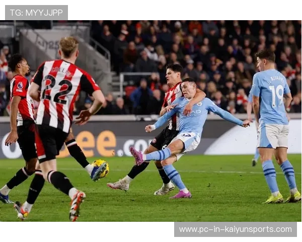 英超曼城传球连贯,中路突破收获进球—战术解码与观赛密码